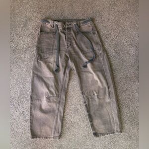 Aaron & Amber Grey Barrel Jeans - Medium